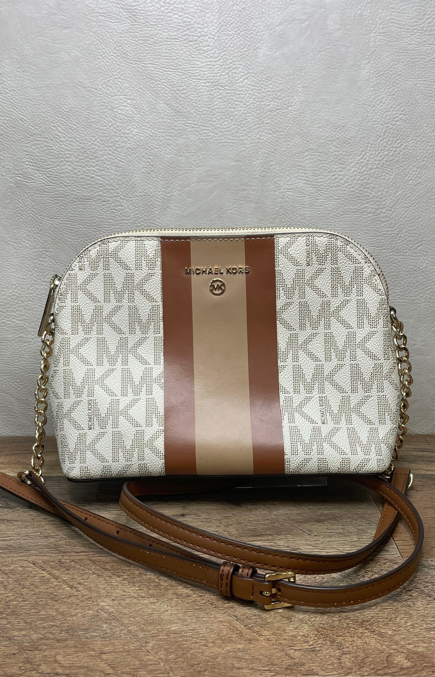 Michael Kors Vanilla Acorn Monogram Jet Set Dome Crossbody Bag Gold Hardware