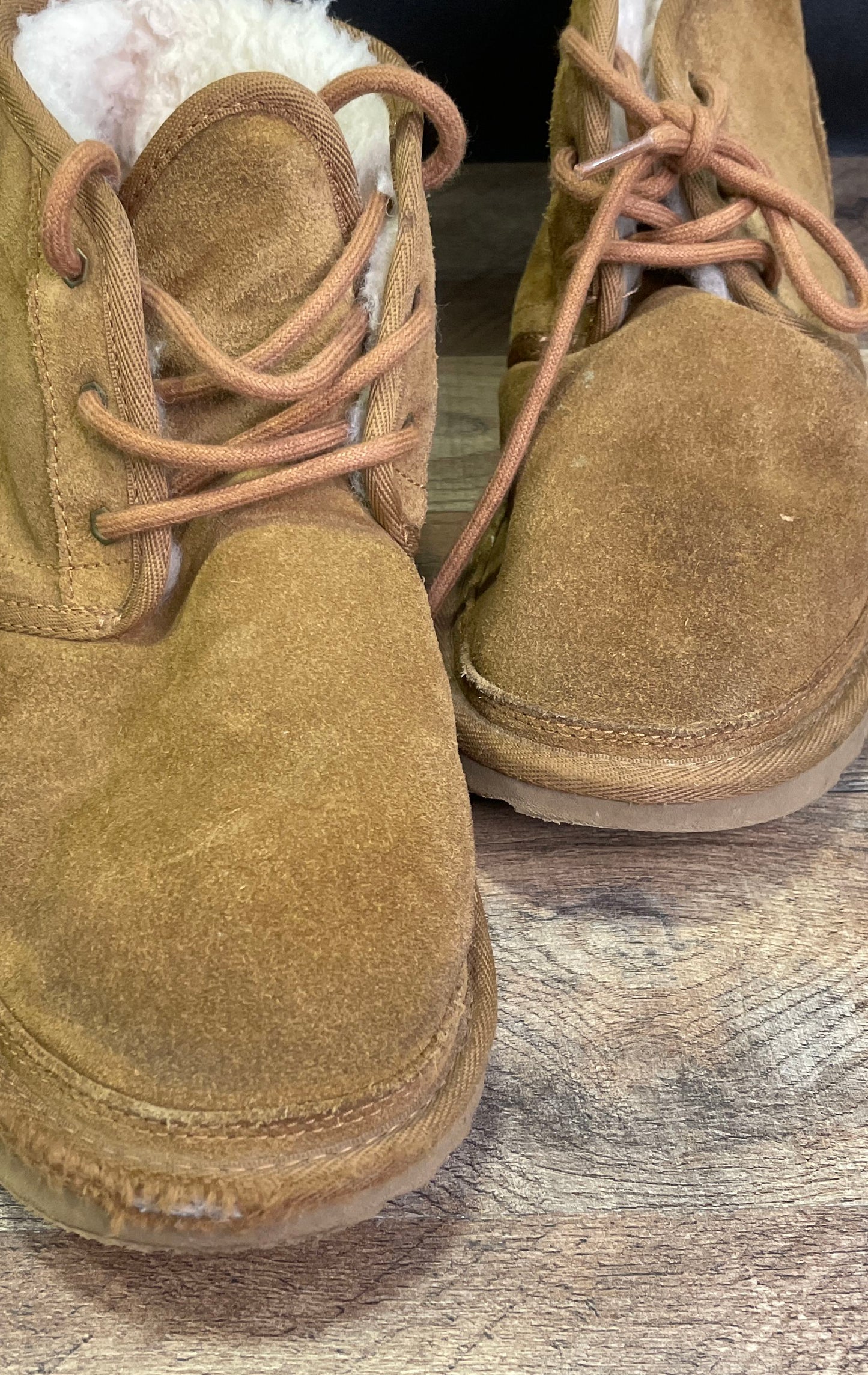 UGG Neumel II Chestnut Suede Lace Up Sheepskin Lined Boots Size 6