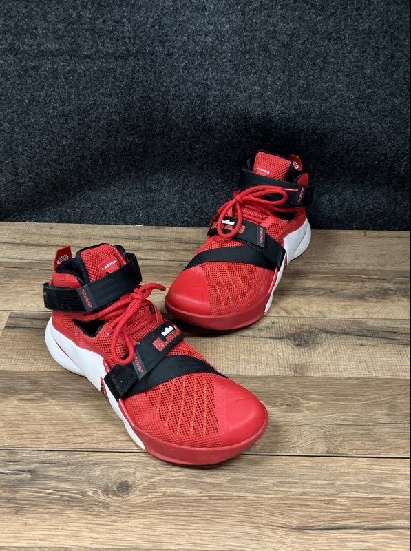 Nike Zoom LeBron Soldier 9 University Red Basketball Shoes Size 8