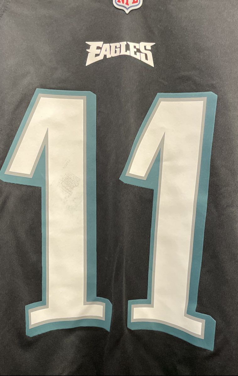 Nike Men's Black Philadelphia Eagles Carson Wentz #11 Football Jersey XL