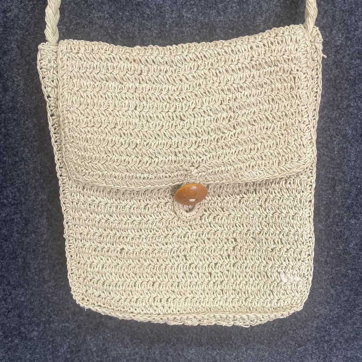 Vintage G.H. Bass & Co Beige Woven Straw Crochet Crossbody Bag Button Closure