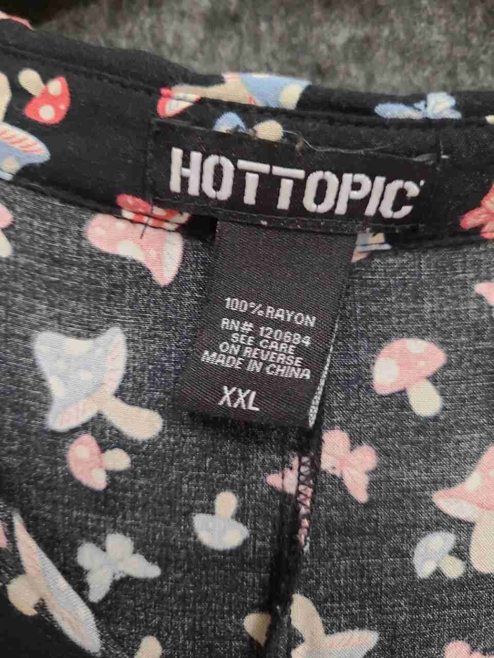 Hot Topic Women's Mushroom Print & Cream Heart Button Ruffle Blouse Lot Sz XXL
