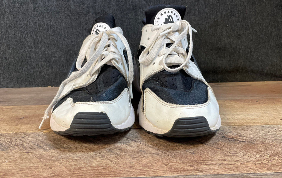 Nike Air Huarache White Black Women's Sneakers Size 8