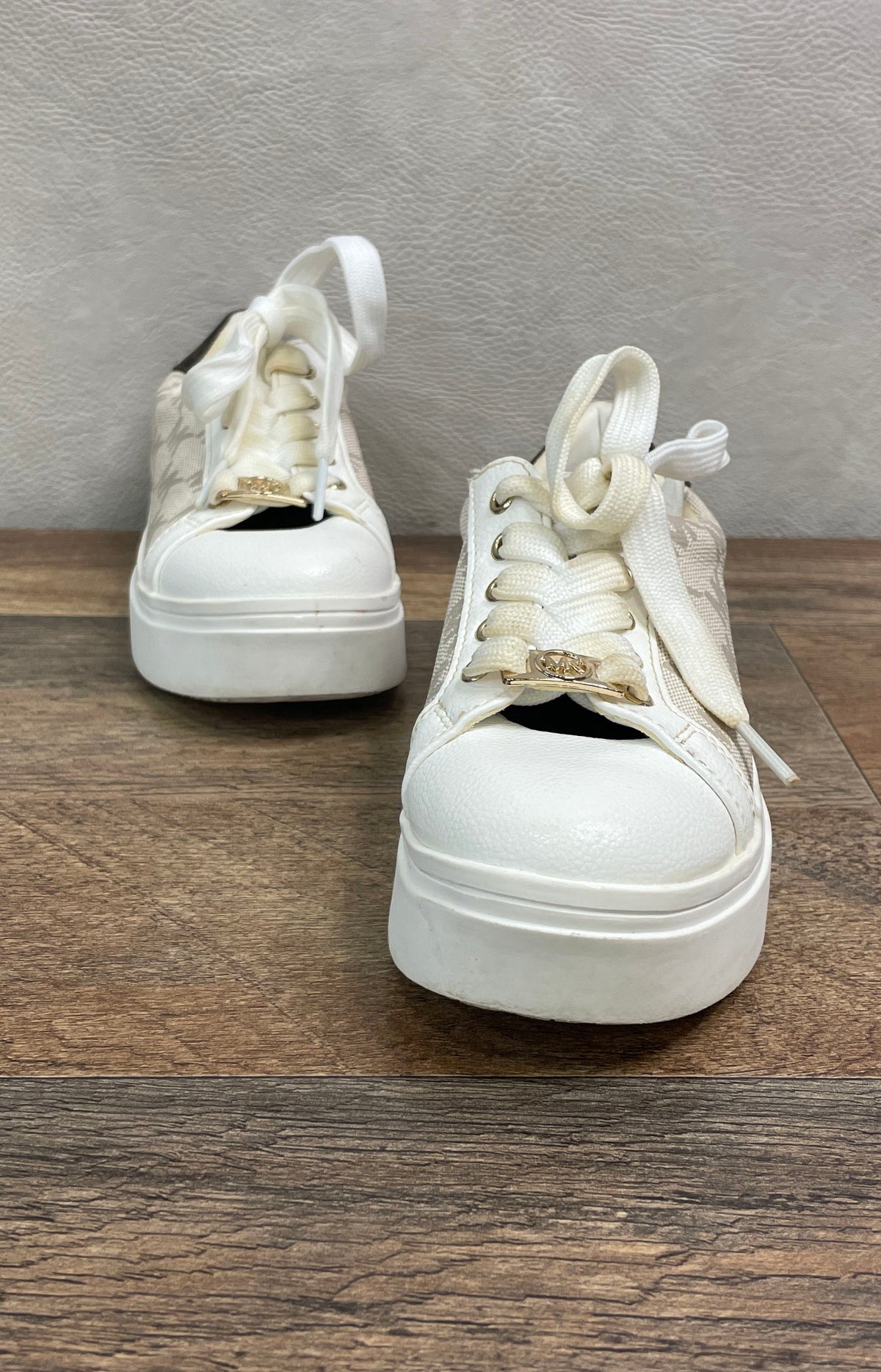 Michael Kors Kids Logo Platform Sneakers White Vanilla Lace Up Size 11