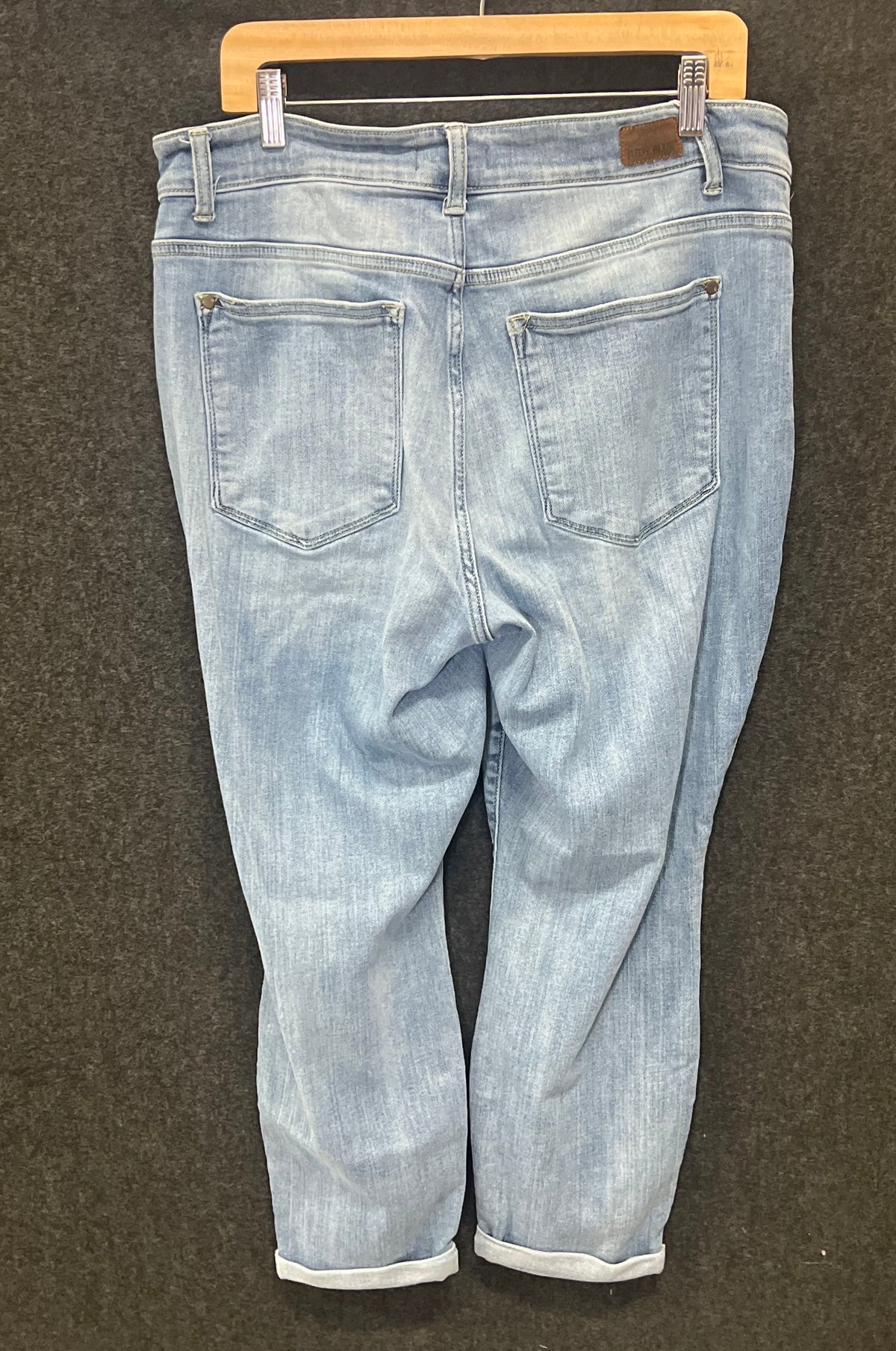 Judy Blue Women's Light Wash Blue Cuffed Hem Jeans 5-Pocket Denim