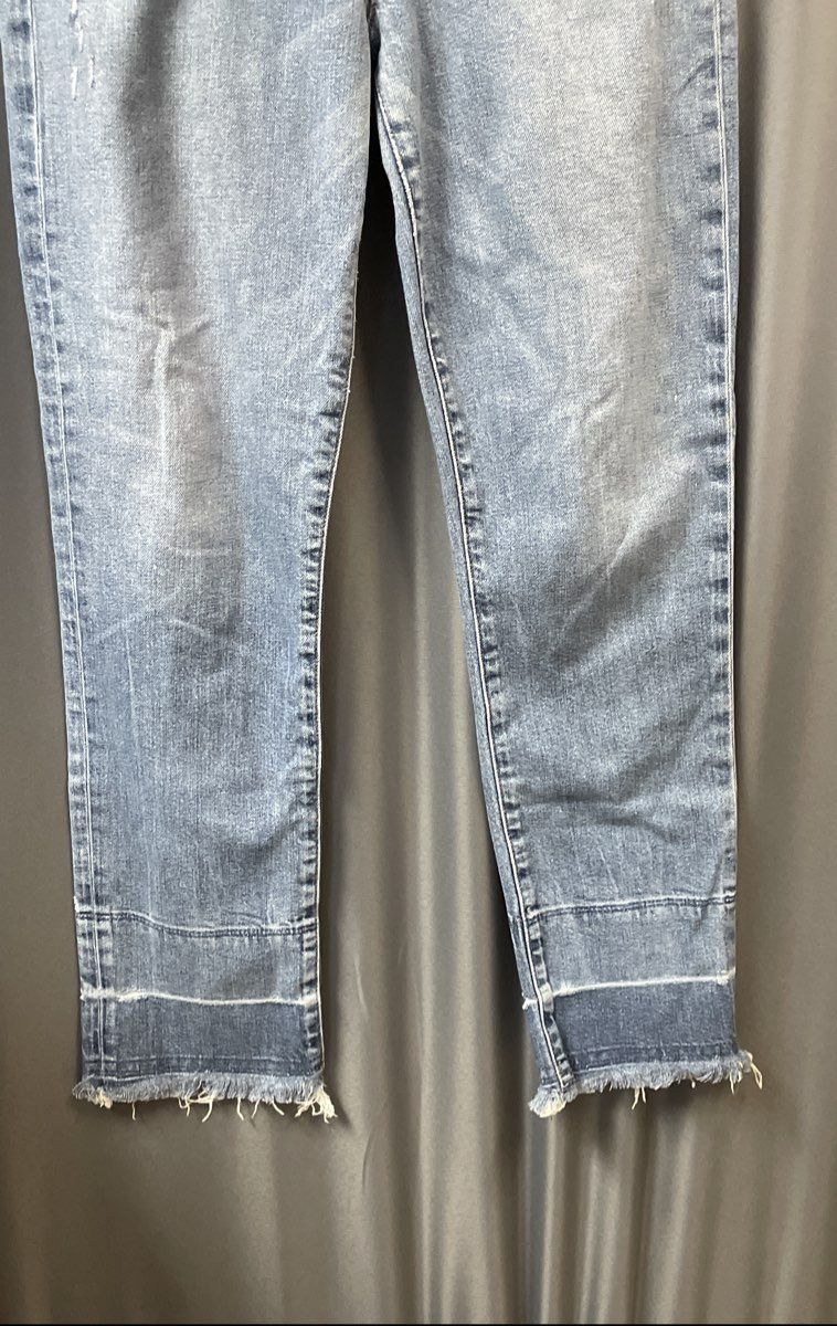Hudson Women's Blue Distressed Straight Leg Released Frayed Hem Jeans Size 26
