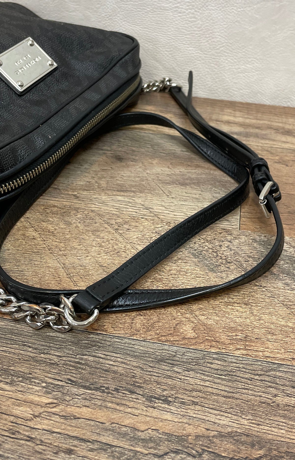 Michael Kors Black Modern Signature Jet Set East West Crossbody Silver Hardware