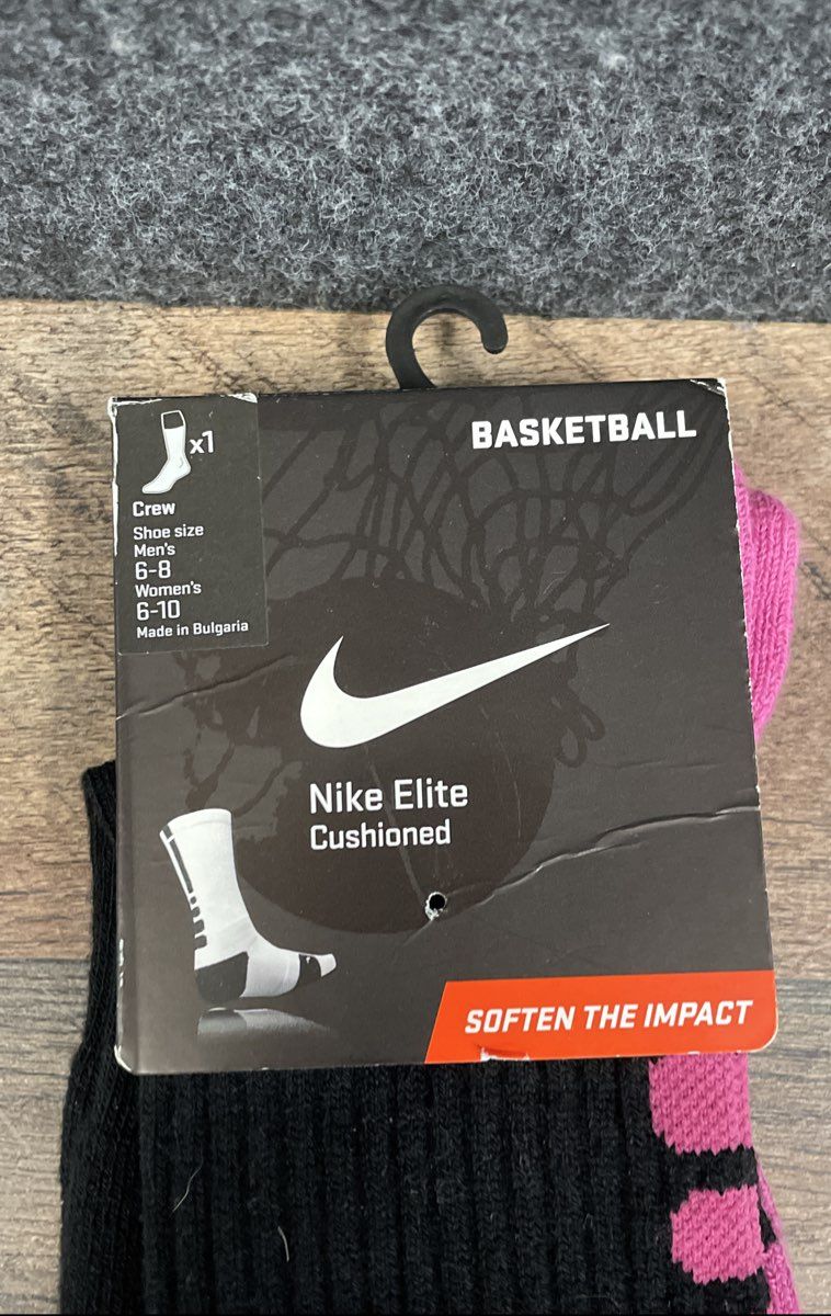 Nike Elite Cushioned Basketball Crew Socks Black Pink Kay Yow Size Medium NWT