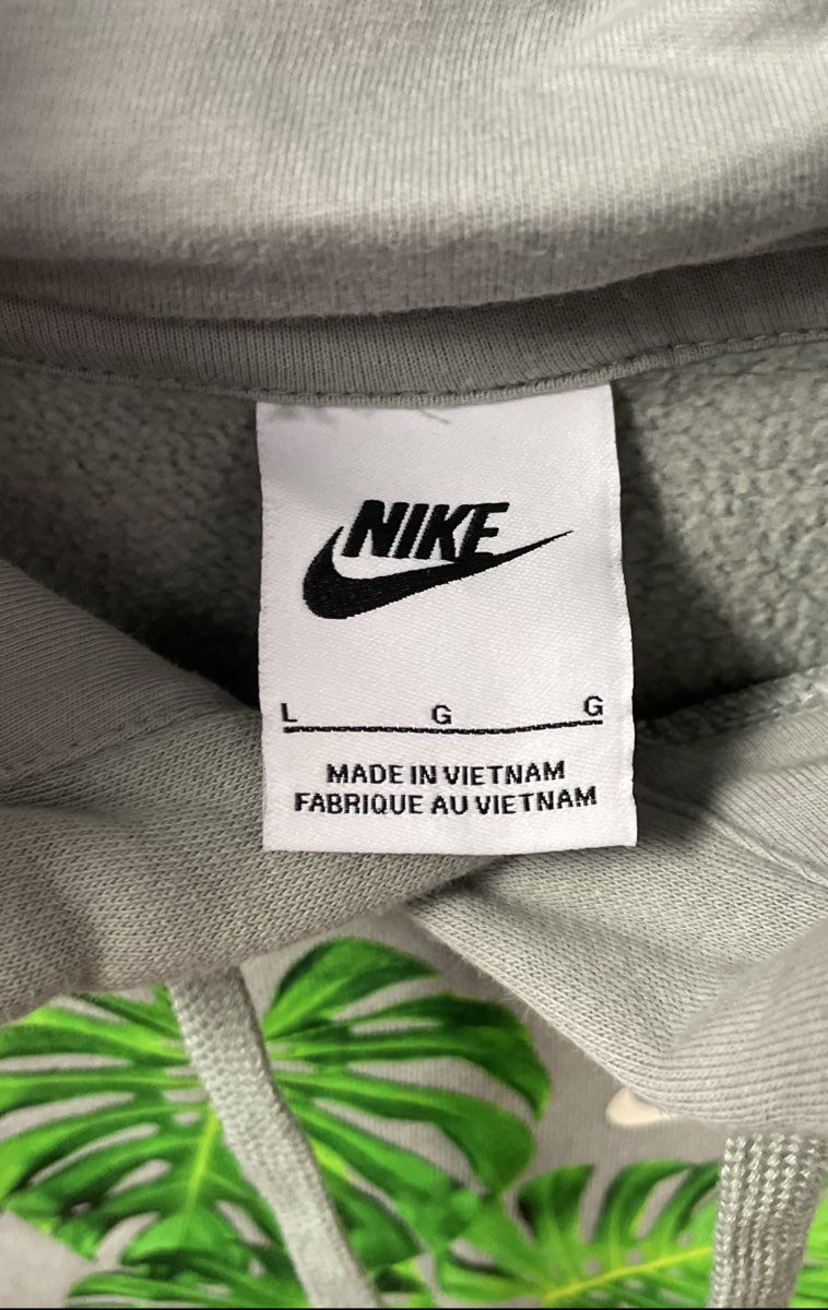 Nike Men's Sage Green Monstera Plant Shoebox Graphic Pullover Hoodie Sz L