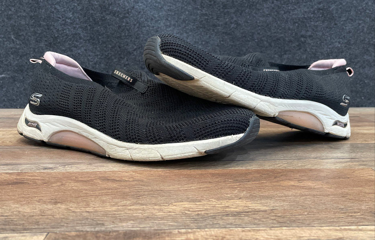 Skechers Arch Fit Black Knit Slip On Women's Walking Sneakers Size 10