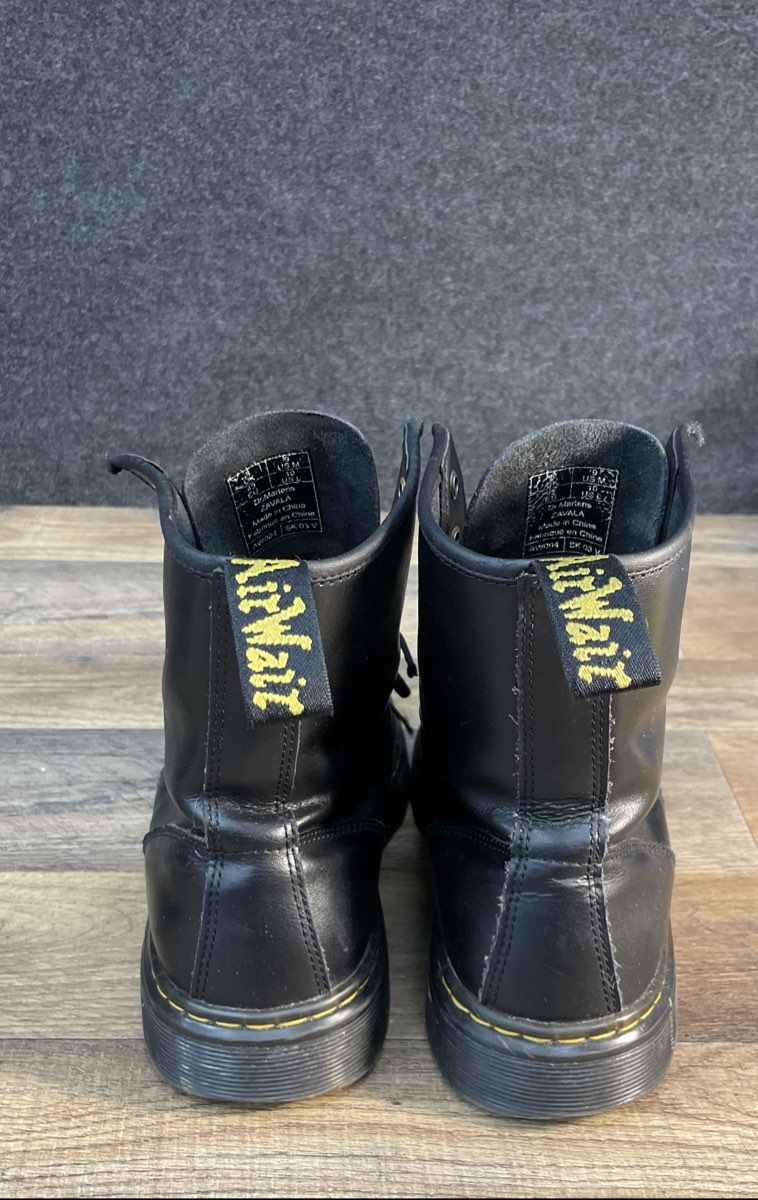 Dr. Martens Zavala Black Leather 8-Eye Combat Boots Men's 9 Women's 10
