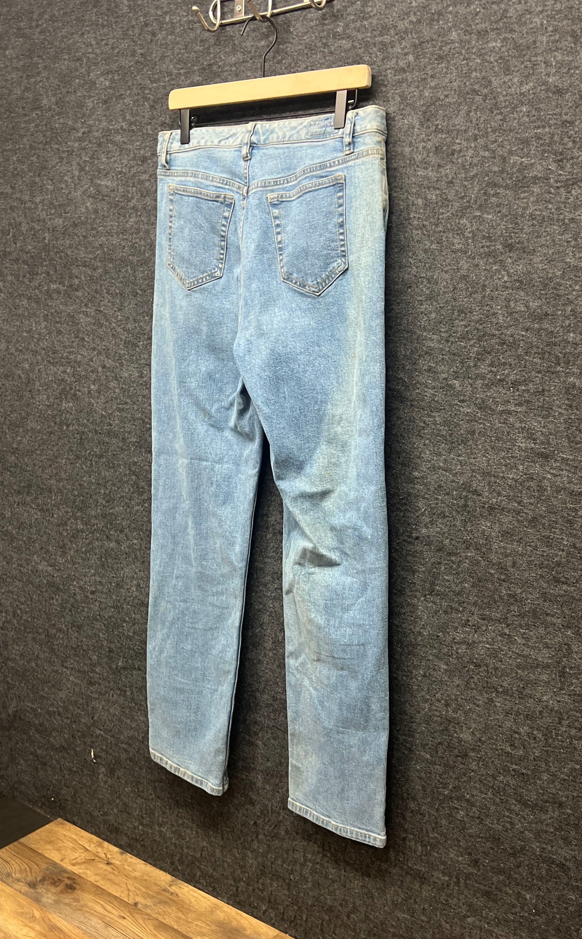Liz Claiborne Women's Light Wash Blue Stretch Straight Leg Jeans Sz 10R