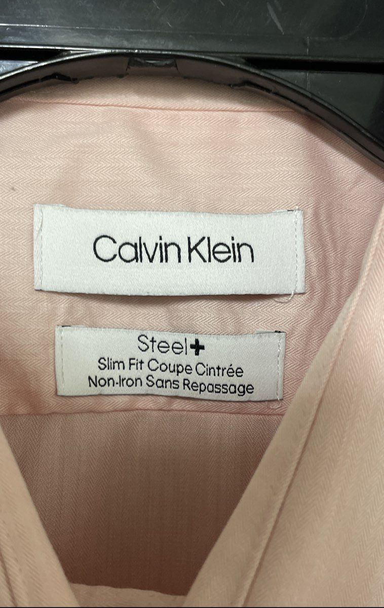 Calvin Klein Men's Steel Slim Fit Non-Iron Dress Shirt Pink Herringbone Sz L