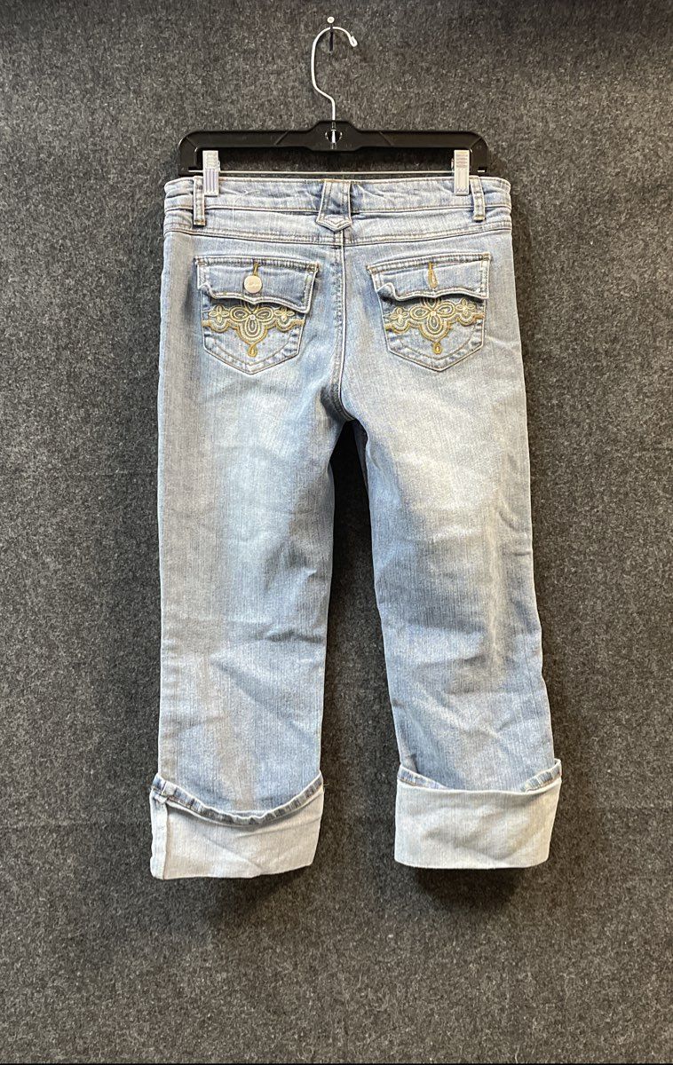 Vintage Y2K Southpole Women's Light Wash Embroidered Capri Jeans Blue Sz 9