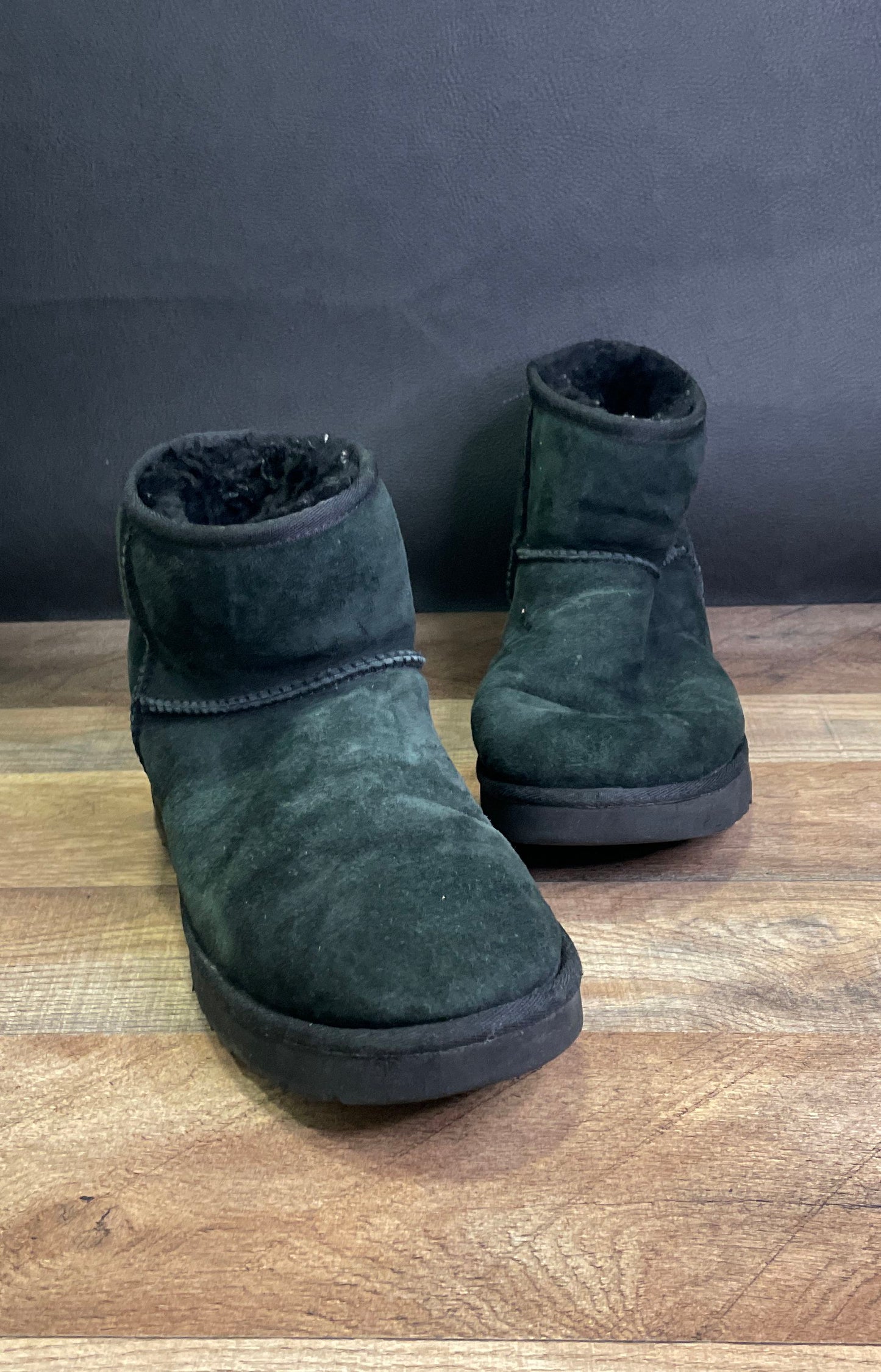 UGG Classic Mini II Black Suede Sheepskin Ankle Boots Women's Size 10