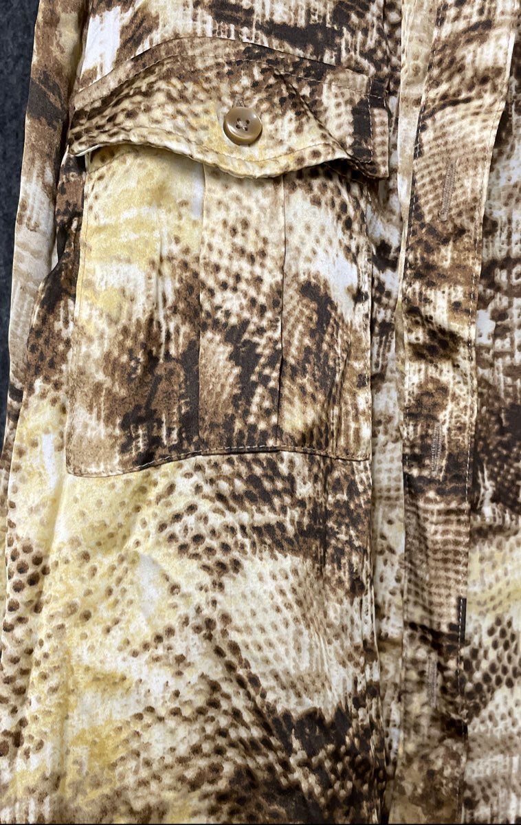 Jones New York Signature Women's Brown Snakeskin Roll Tab Pocket Blouse Size XL