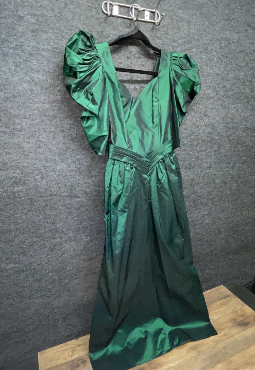 Vintage 80s Emerald Green Taffeta Puffy Sleeve Bow Back Formal Prom Gown Sz M