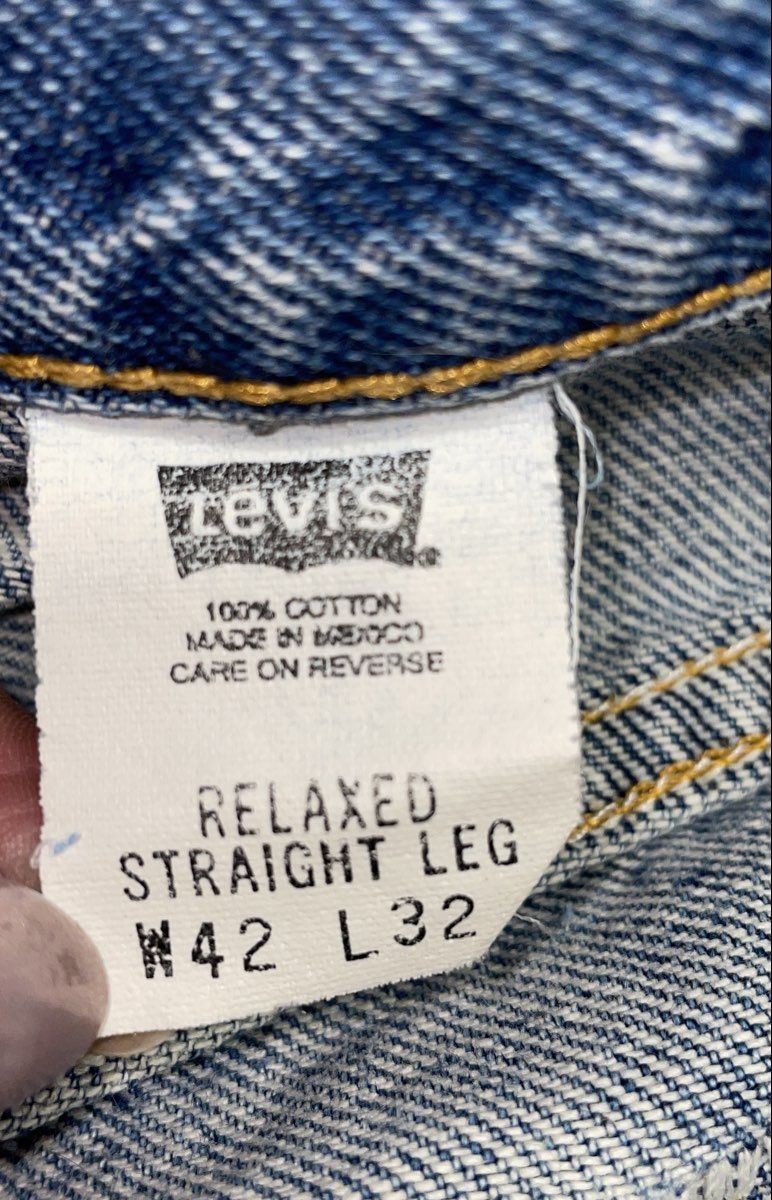 Vintage 90s Levi's Men's Light Wash Blue Denim Jeans Sz 42x32