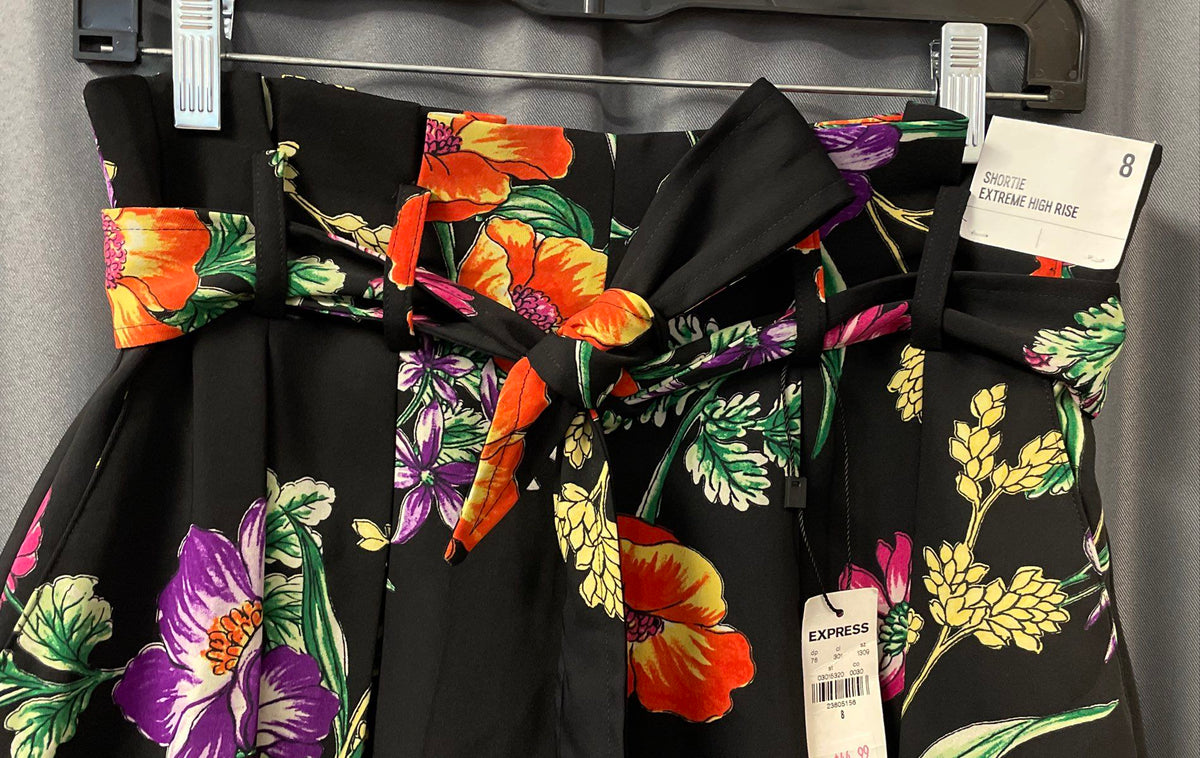 Express Women's Black Floral Extreme High Rise Shortie Pleated Skort Sz 8 NWT