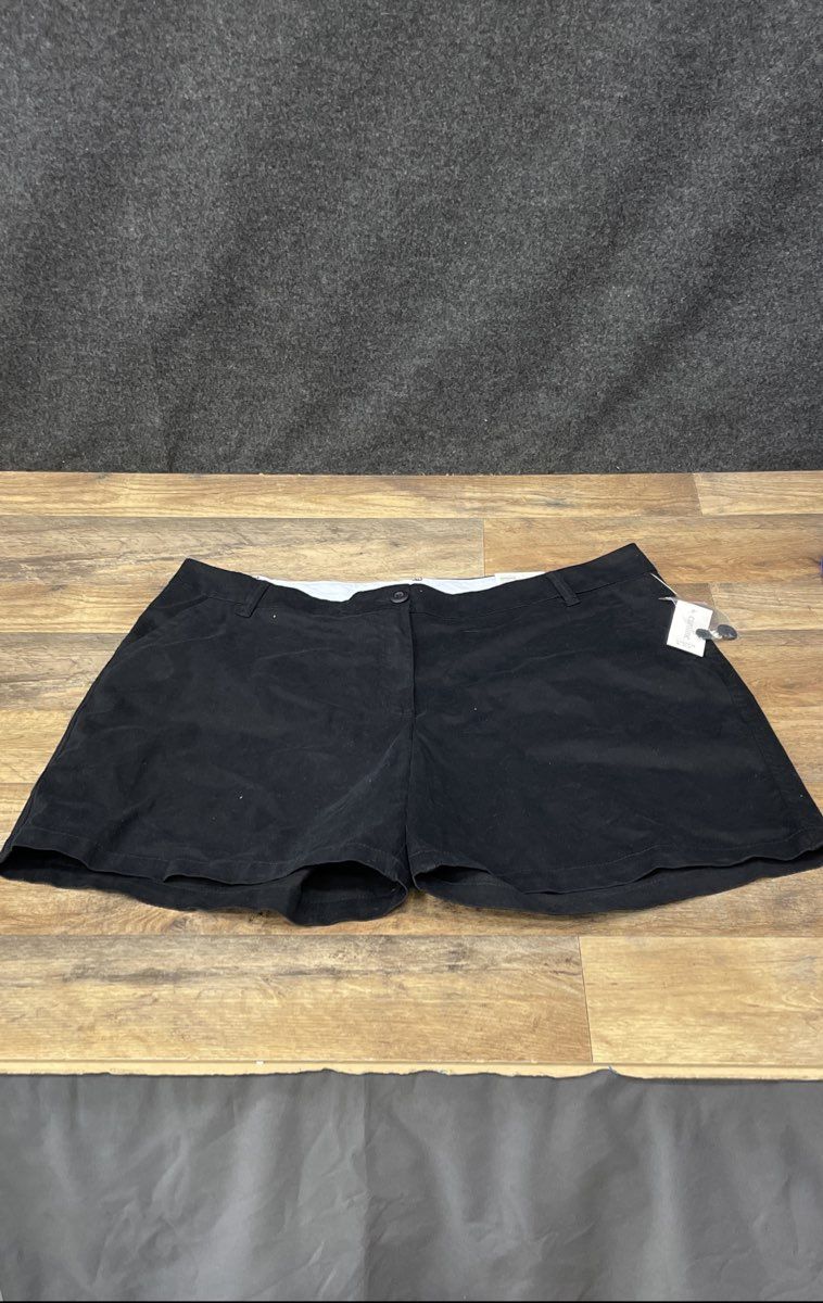 Crown & Ivy Women's Black Caroline Core Shorts Sz 16W NWT