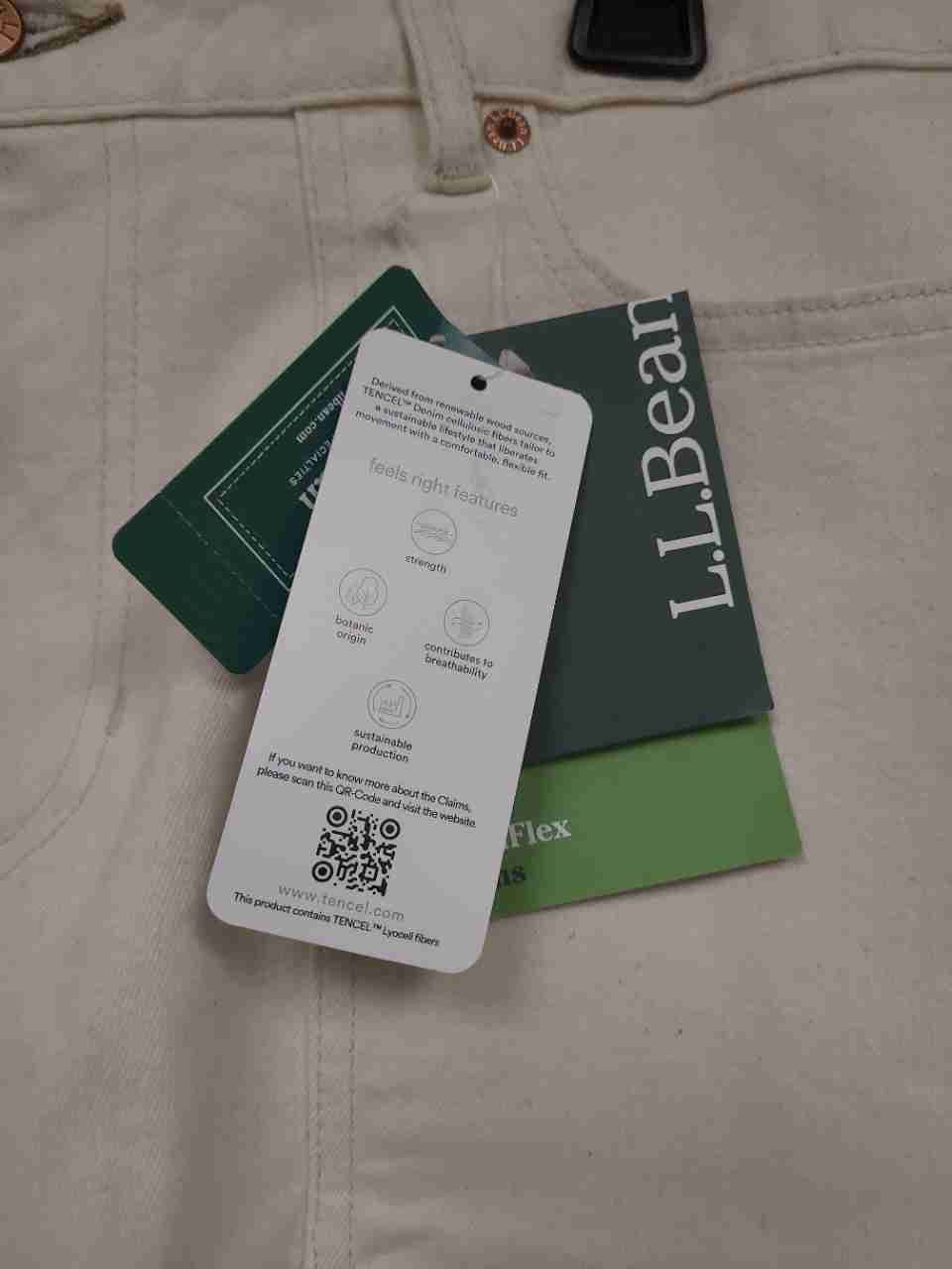 L.L. Bean Women's Natural Tencel Denim Favorite Fit Stretch Shorts NWT Sz 16