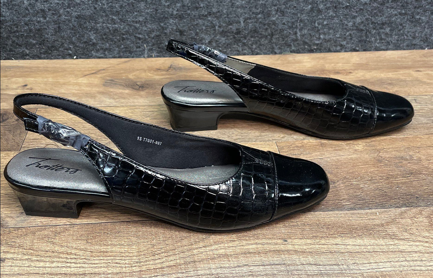 Trotters Dea Black Croc Patent Leather Slingback Pumps Women's Size 9 S Narrow
