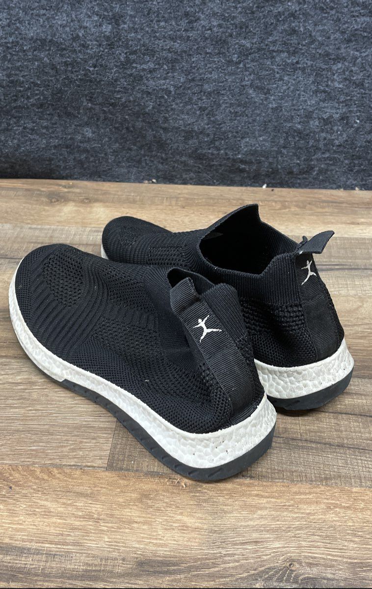 Danskin Cheerful Black Knit Slip On Walking Sneakers Womens Size 6.5