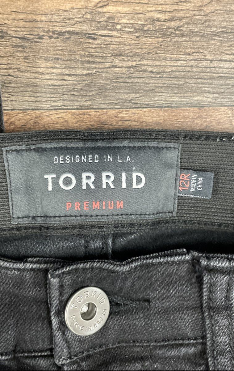 Torrid Women's Premium Sky High Skinny Jeans Black Faded Wash Sz 12R