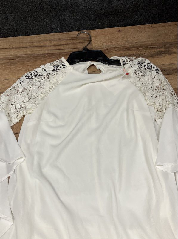 MOD REF Women's Candace Top White Floral Lace Bell Sleeve Blouse Size S NWT