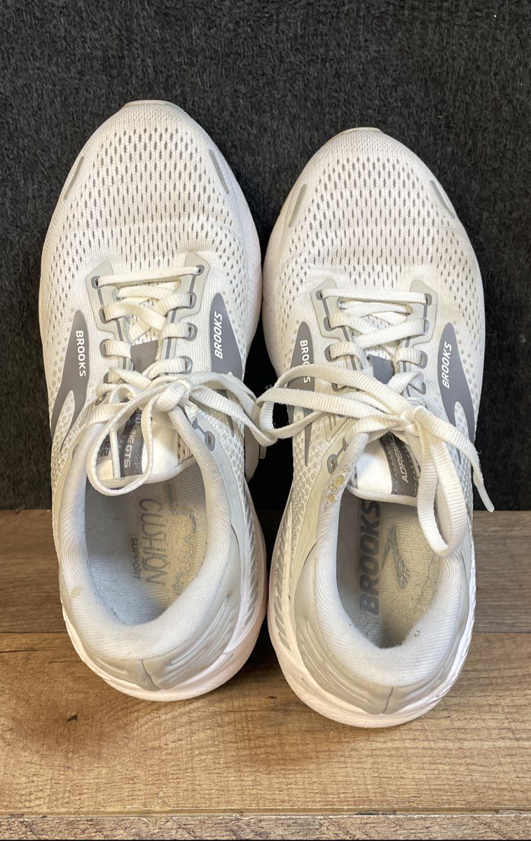 Brooks Adrenaline GTS 22 Gray White Running Shoes Size 8