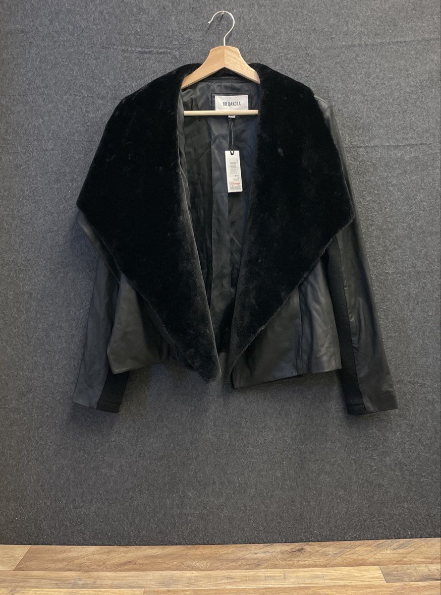 BB Dakota Women's Black Leather Drape Front Jacket Faux Fur Collar Sz M NWT