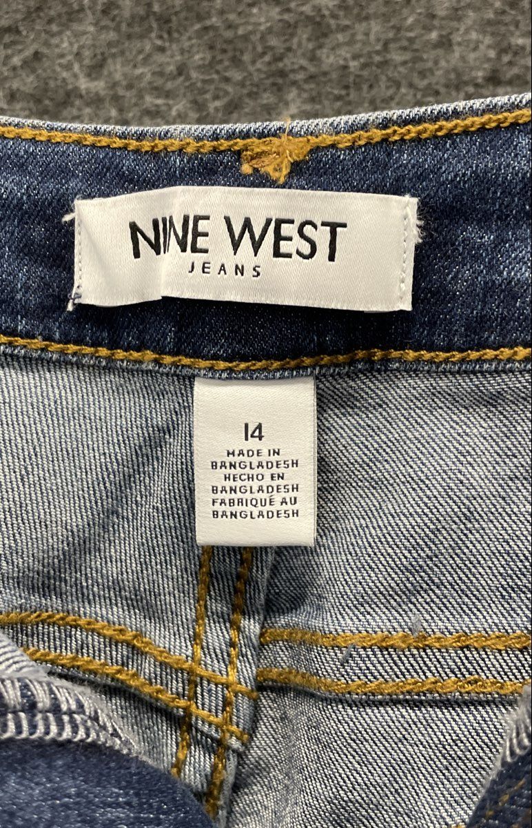 Nine West Women's Blue Gramercy Denim Jean Shorts Slim Fit Cuffed NWT Sz 14