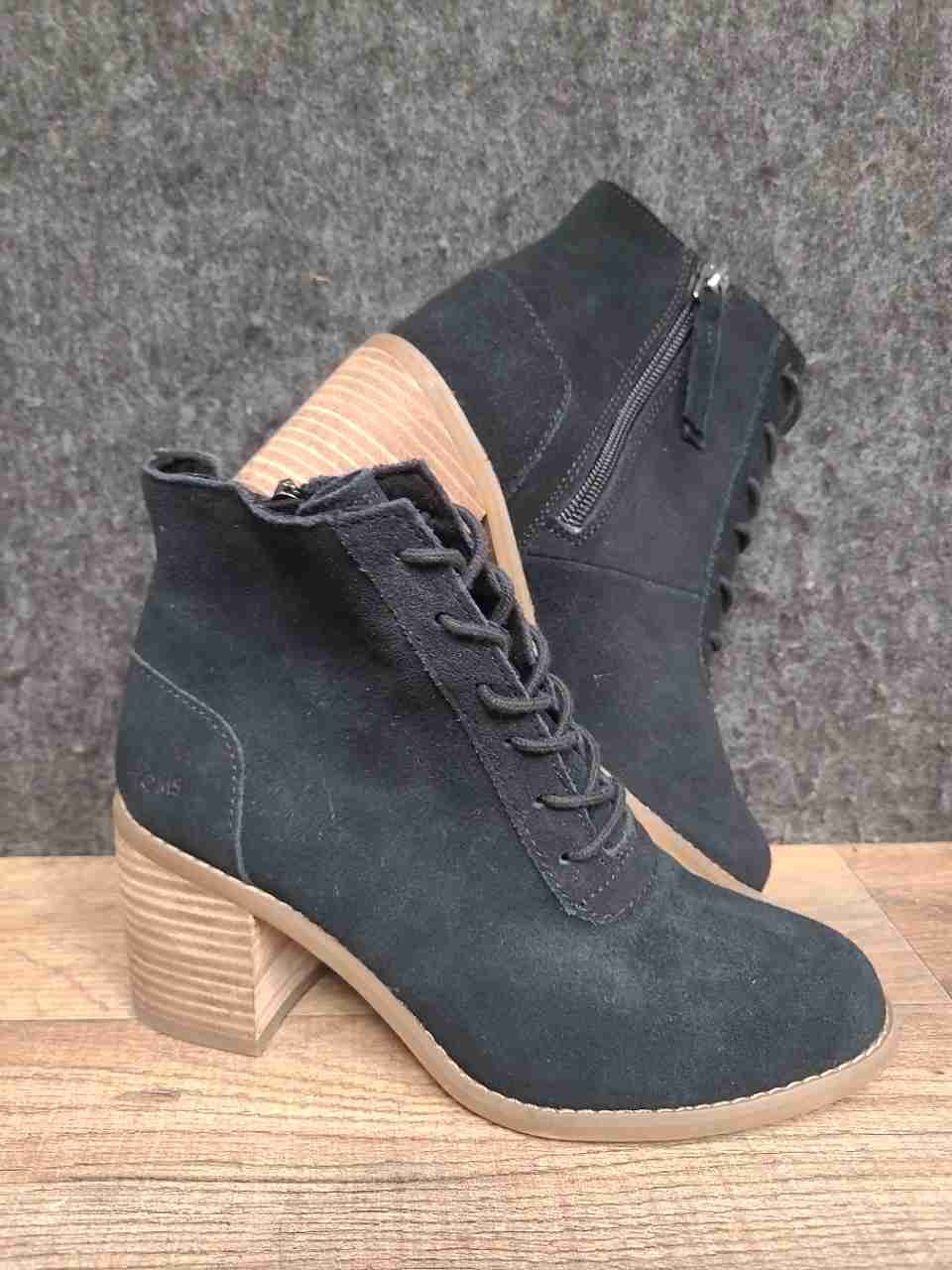 TOMS Lyla Black Suede Lace Up Ankle Boots Block Heel Women's Size 5.5