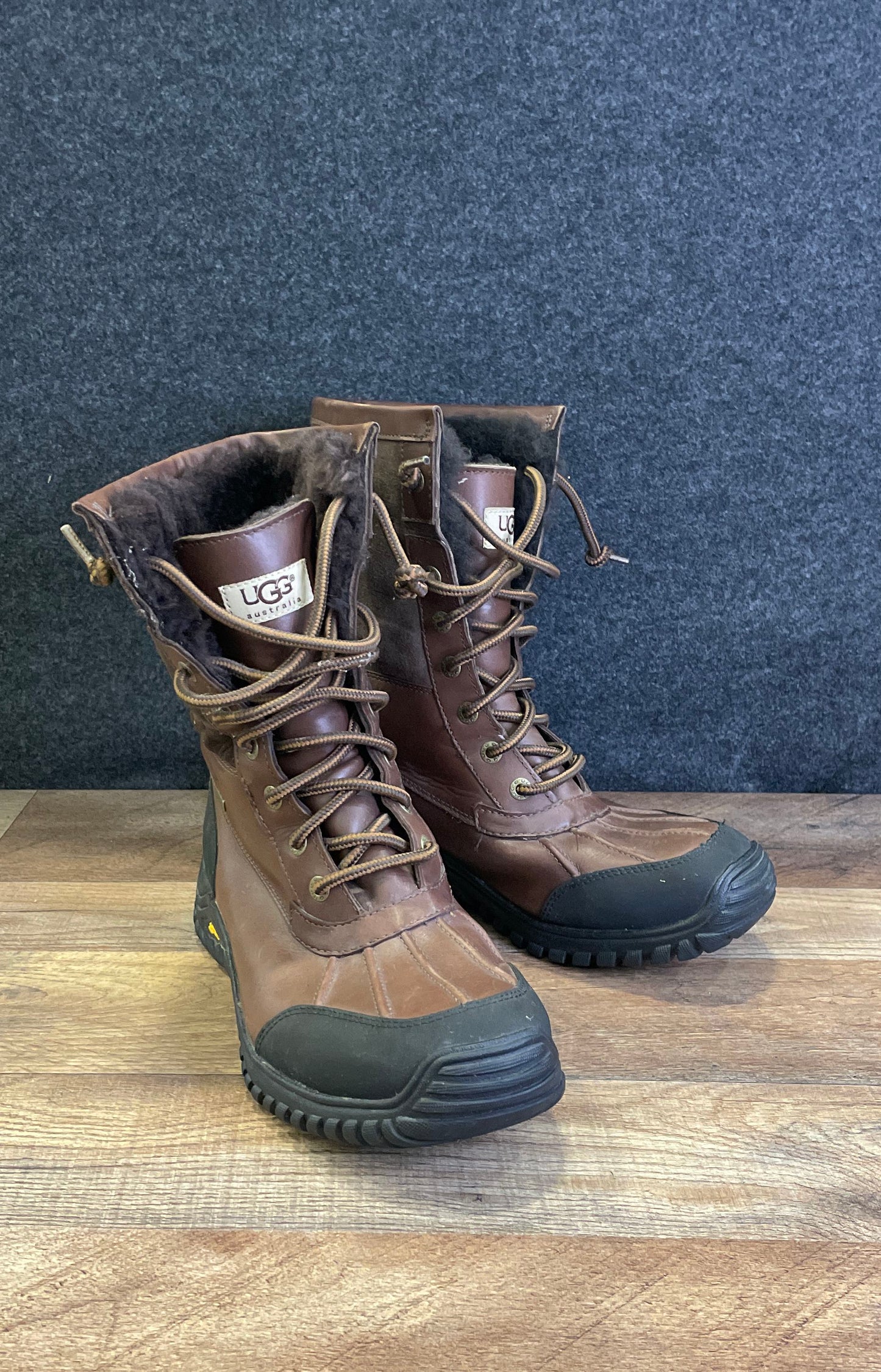 UGG Adirondack II Brown Leather Waterproof Winter Duck Boots Women's Size 10