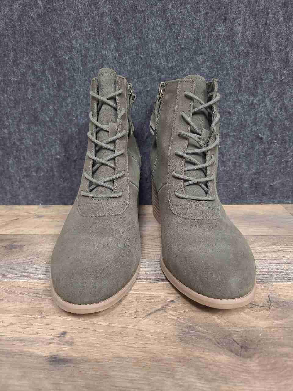 Toms Esme Olive Green Suede Lace Up Ankle Boots Block Heel Size 10