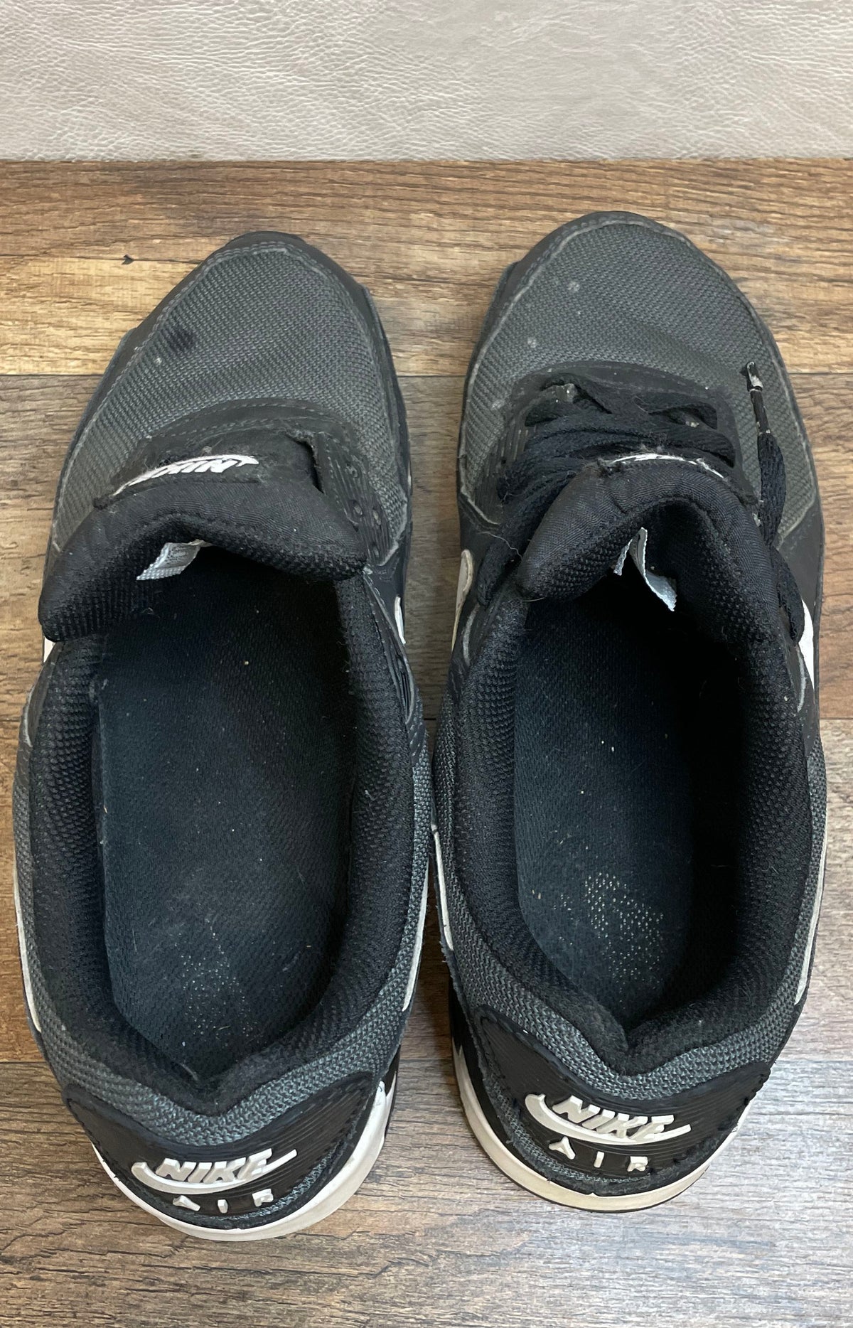 Nike Air Max 90 Black White Running Shoes Size 10.5