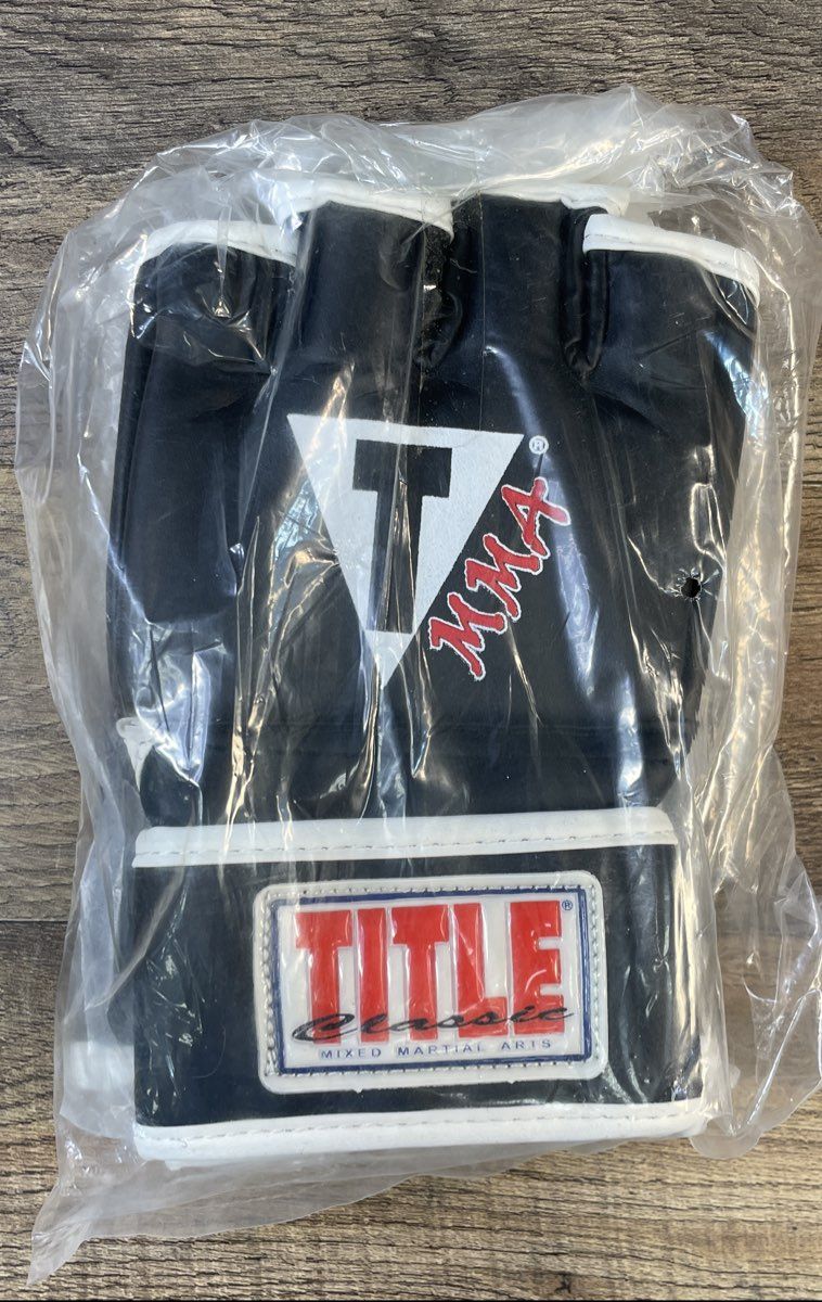 Adidas HVC Mens Wrestling Shoes Black White Title MMA Gloves & Wraps Lot Size 10