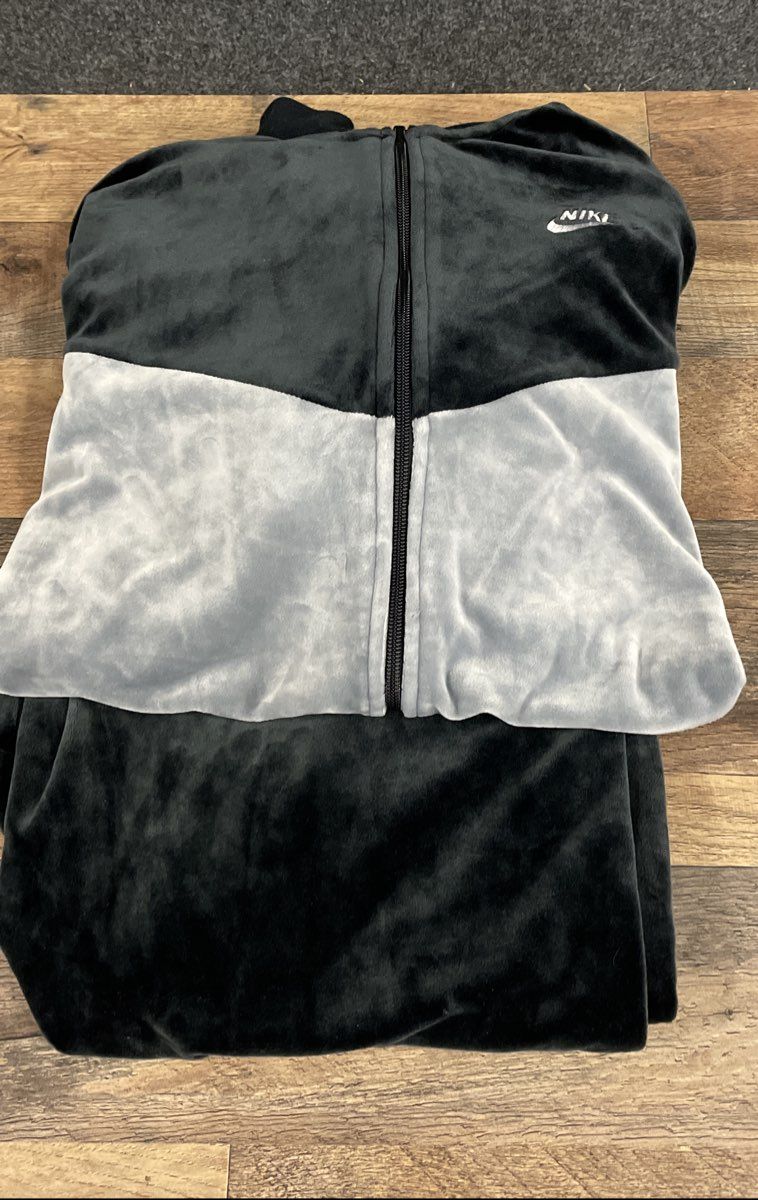 Nike Women's Velour Tracksuit Set Black Gray Cropped Zip Jacket Joggers Sz L