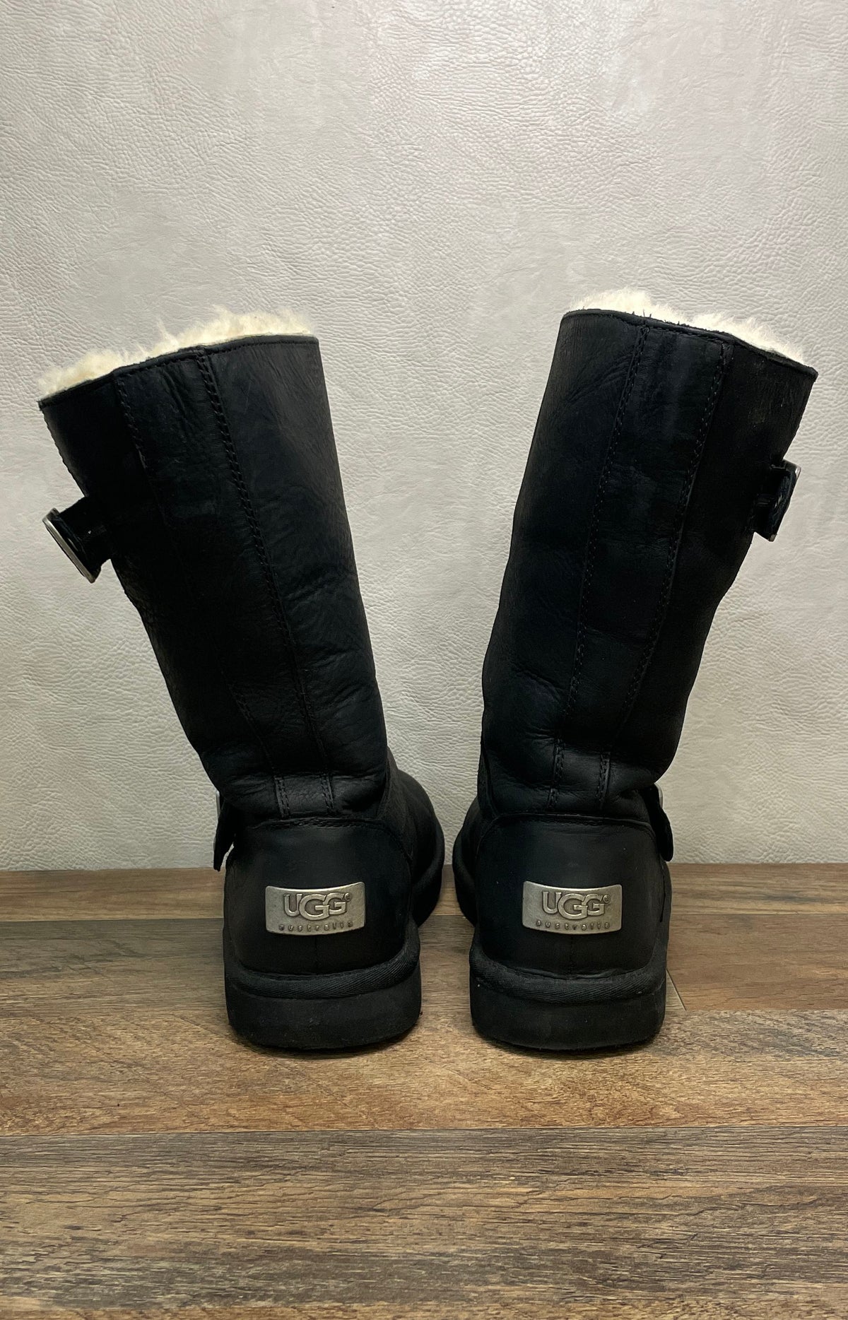UGG Australia Kensington Black Leather Shearling Boots Women's Size 8