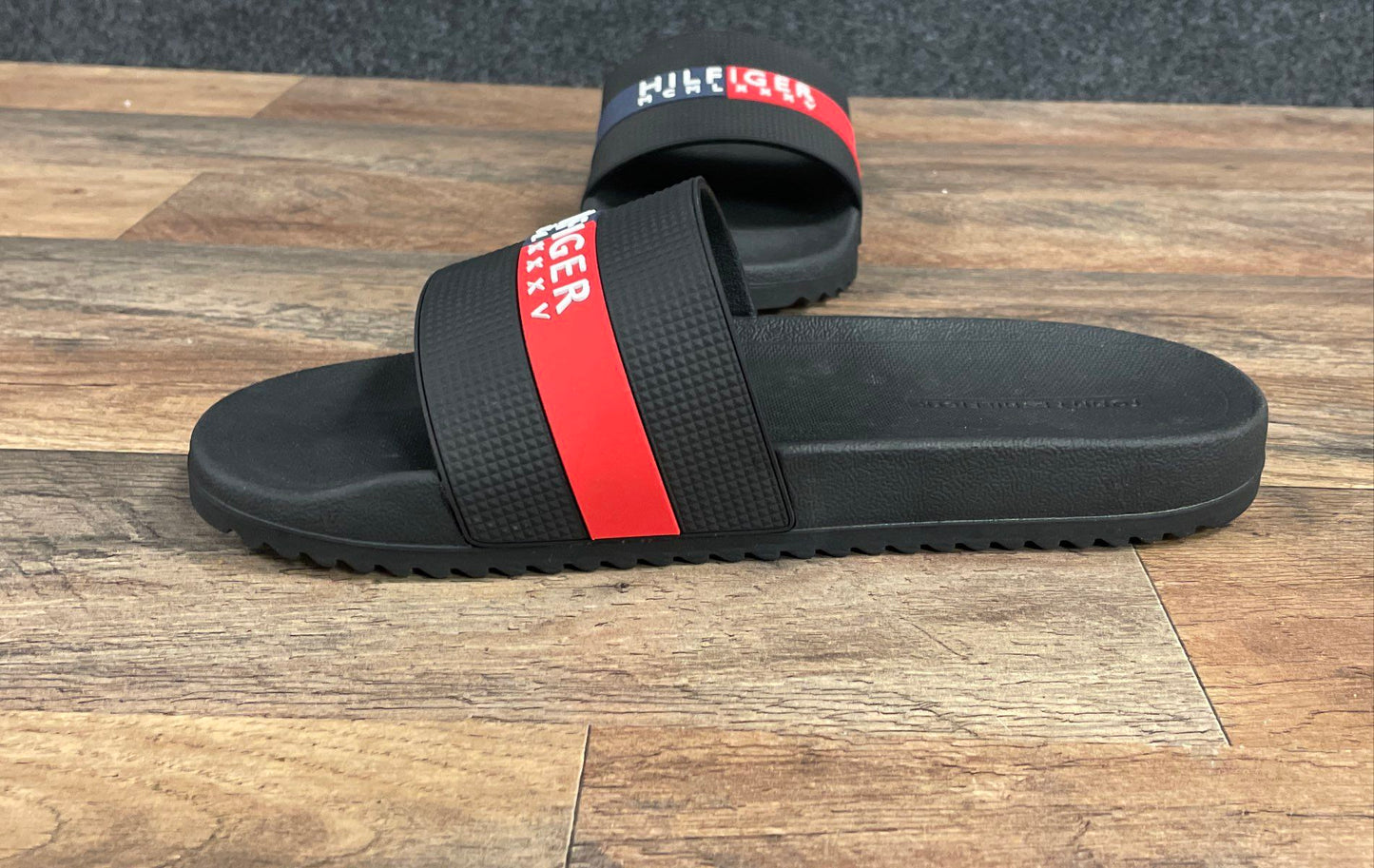 Tommy Hilfiger Ronks Black Flag Stripe Sport Slide Sandals Men's Size 10