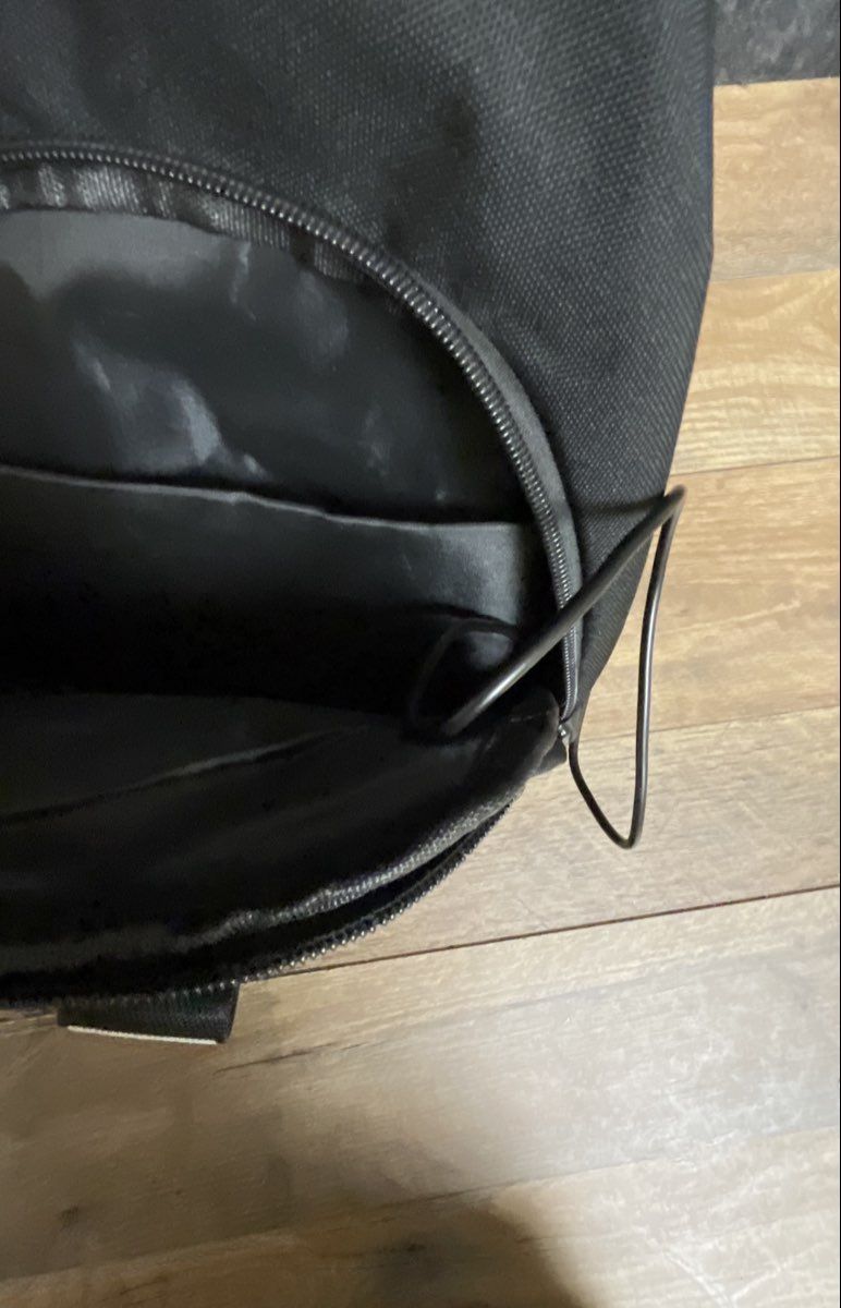 Kuchen & Bag.1980 Black Canvas Bear Graphic Sling Bag USB Port Crossbody