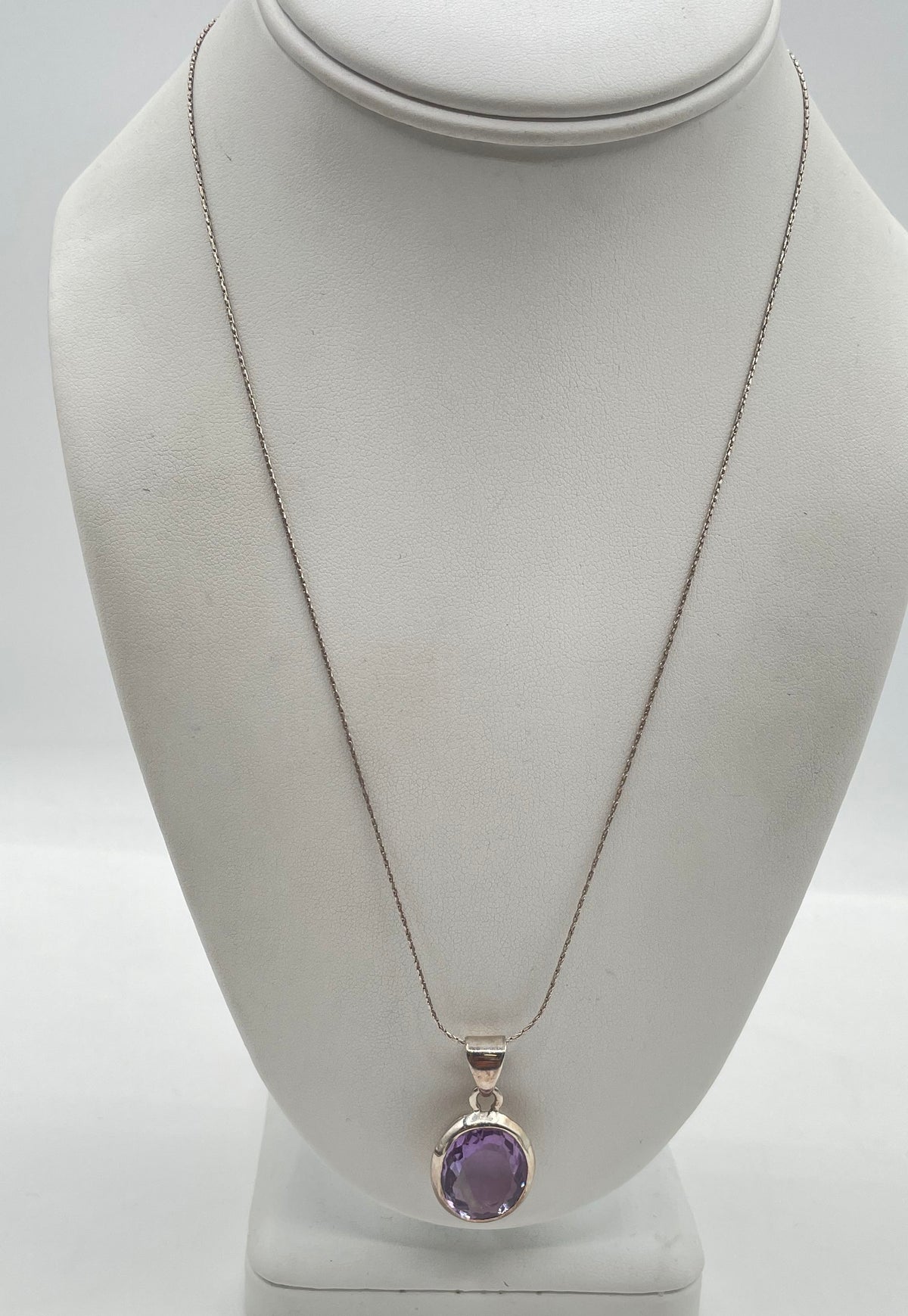 925 Sterling Silver Purple Glass Stone Pendant Necklace 8.5g