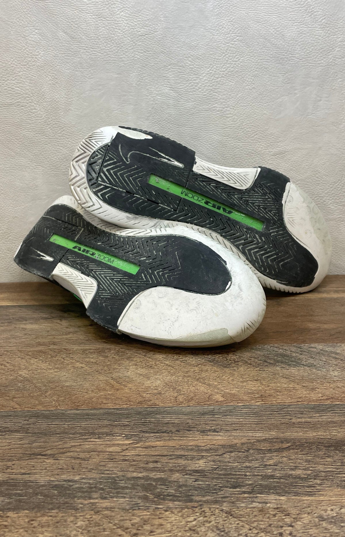 Nike Court Air Zoom NXT White Black Spring Green Tennis Shoes Men's Size 10.5