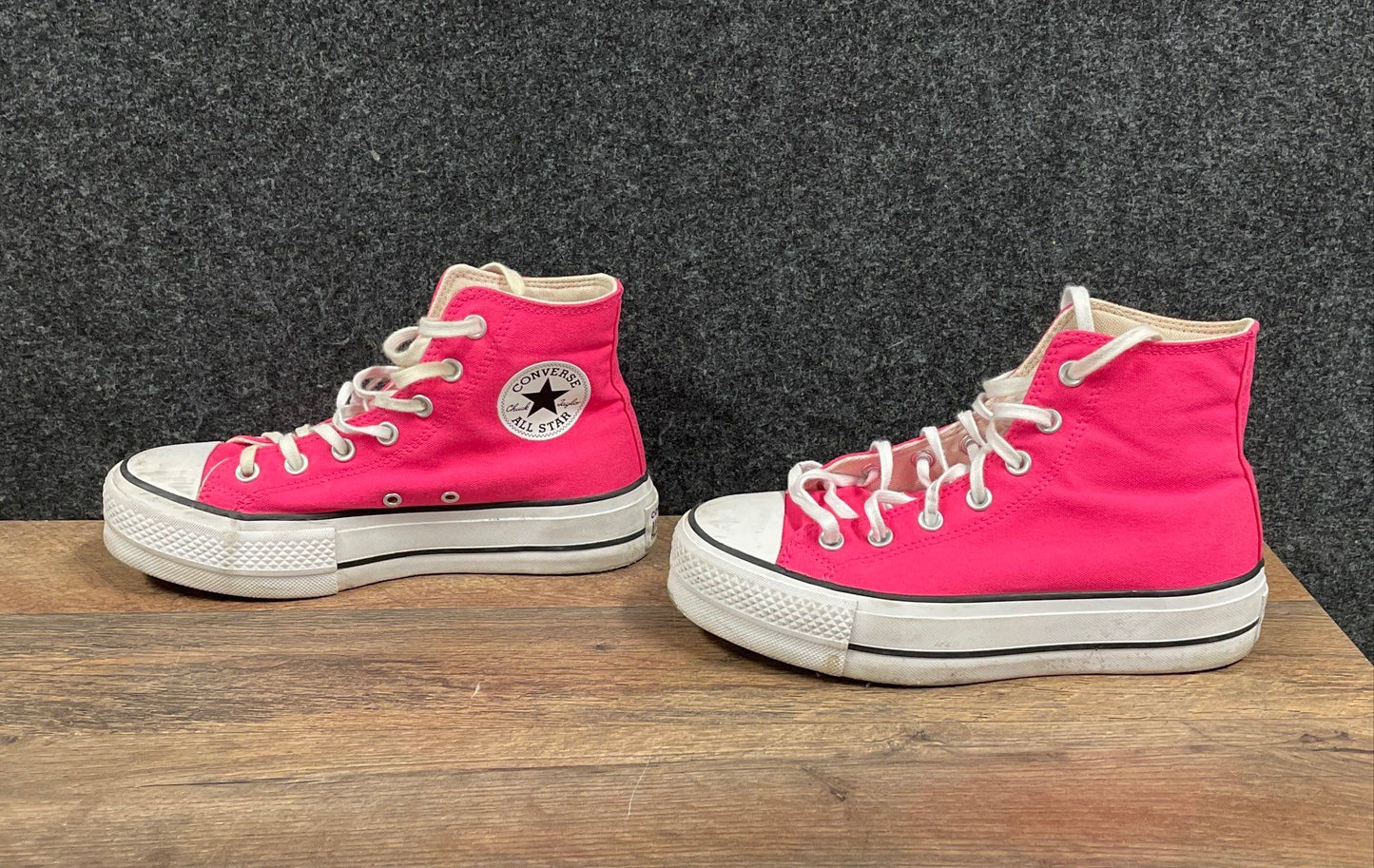 Converse Chuck Taylor All Star Lift Platform High Top Hyper Pink Size 7