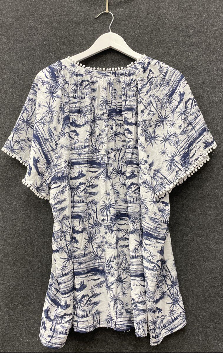 Torrid Women's Belle Isle Jungle Toile Popover Blouse White Blue Pom Pom NWT 3X