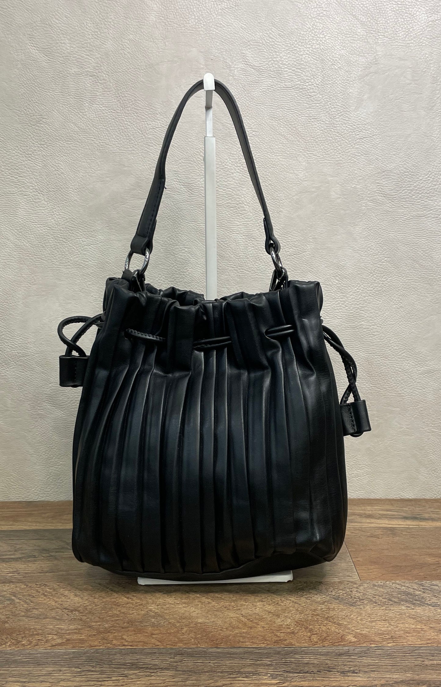 Simply Vera Vera Wang Black Pleated Shoulder Bag Crossbody Handbag
