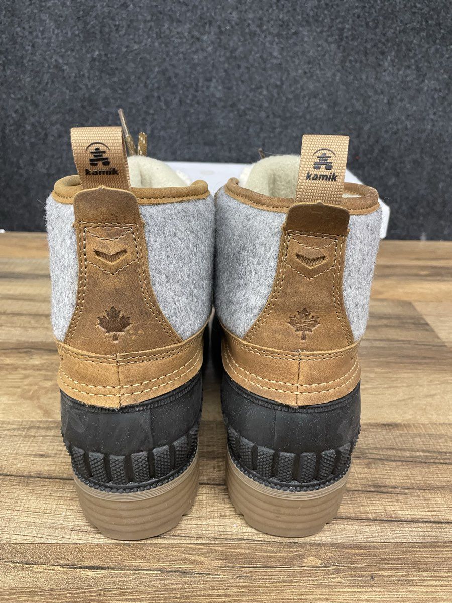Kamik Sienna Lo Grey Tan Waterproof Duck Boots Women's Size 9