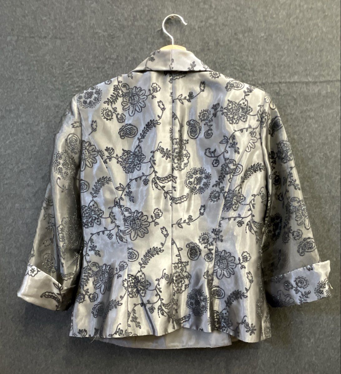R&M Richards Women's Metallic Gray Floral Embellished Sheer Sleeve Jacket Sz 8