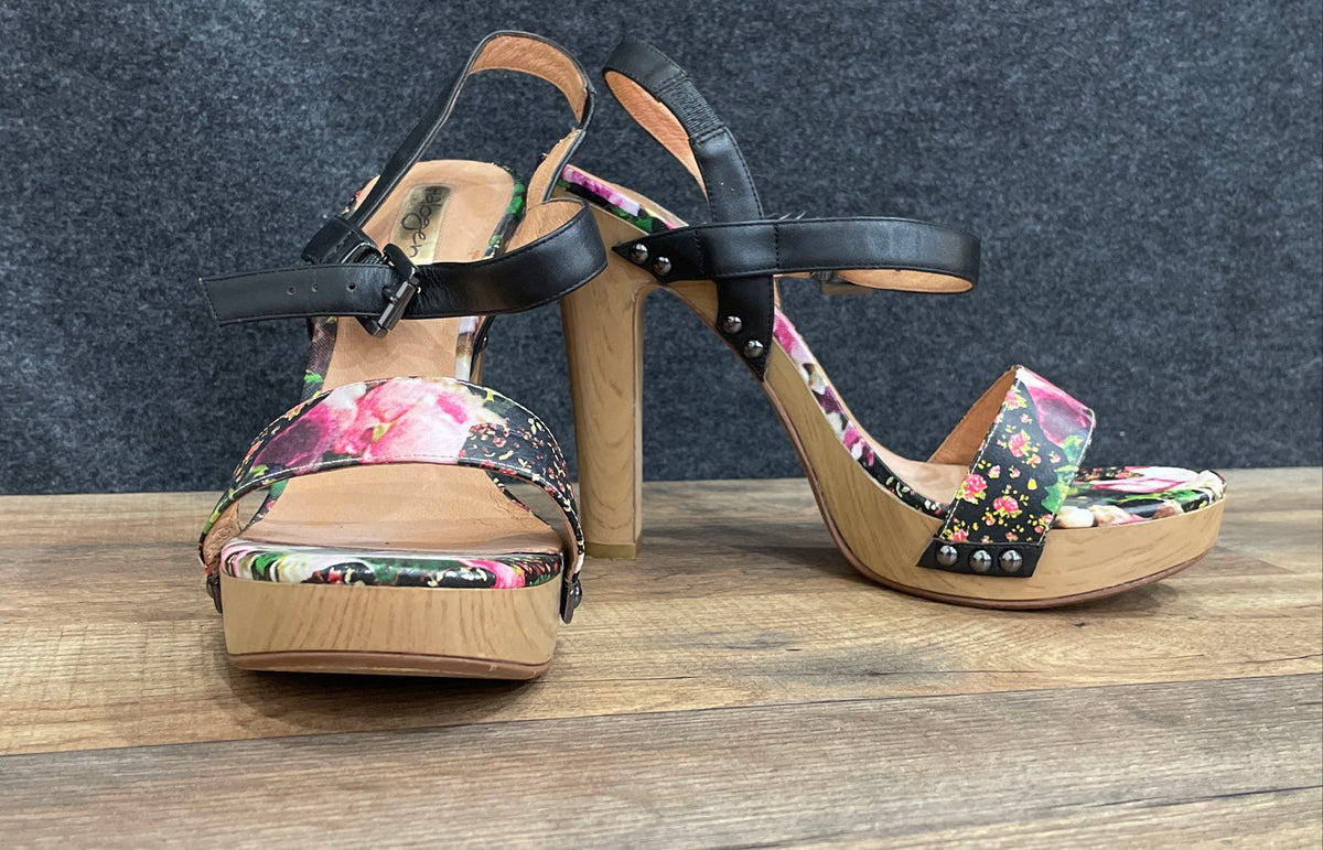 Halogen Cream Flower Design Floral Platform Slingback Heels Size 9M