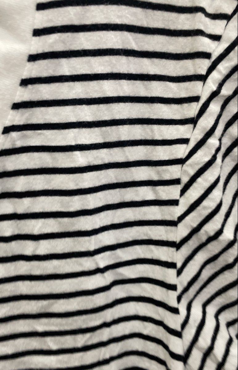 Universal Thread Women's V-Neck T-Shirt White Black Striped Cotton Sz S